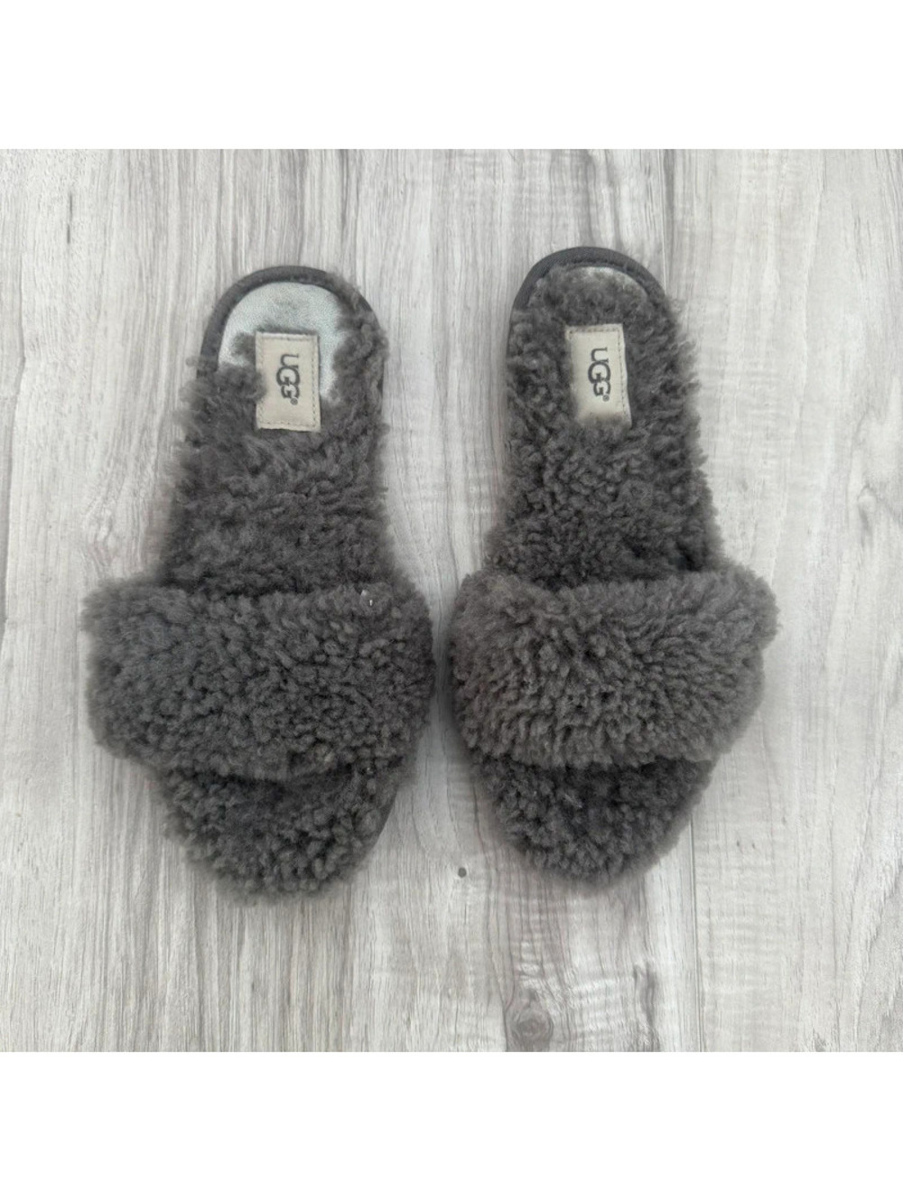 UGG Women’s Gray Shearling Slide Sandals Estimated Size 9